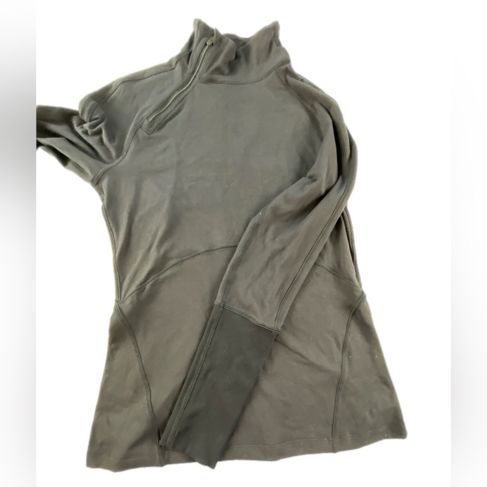 Lululemon Brisk Running 1/2 zip size 8 black EUC - Picture 5 of 8